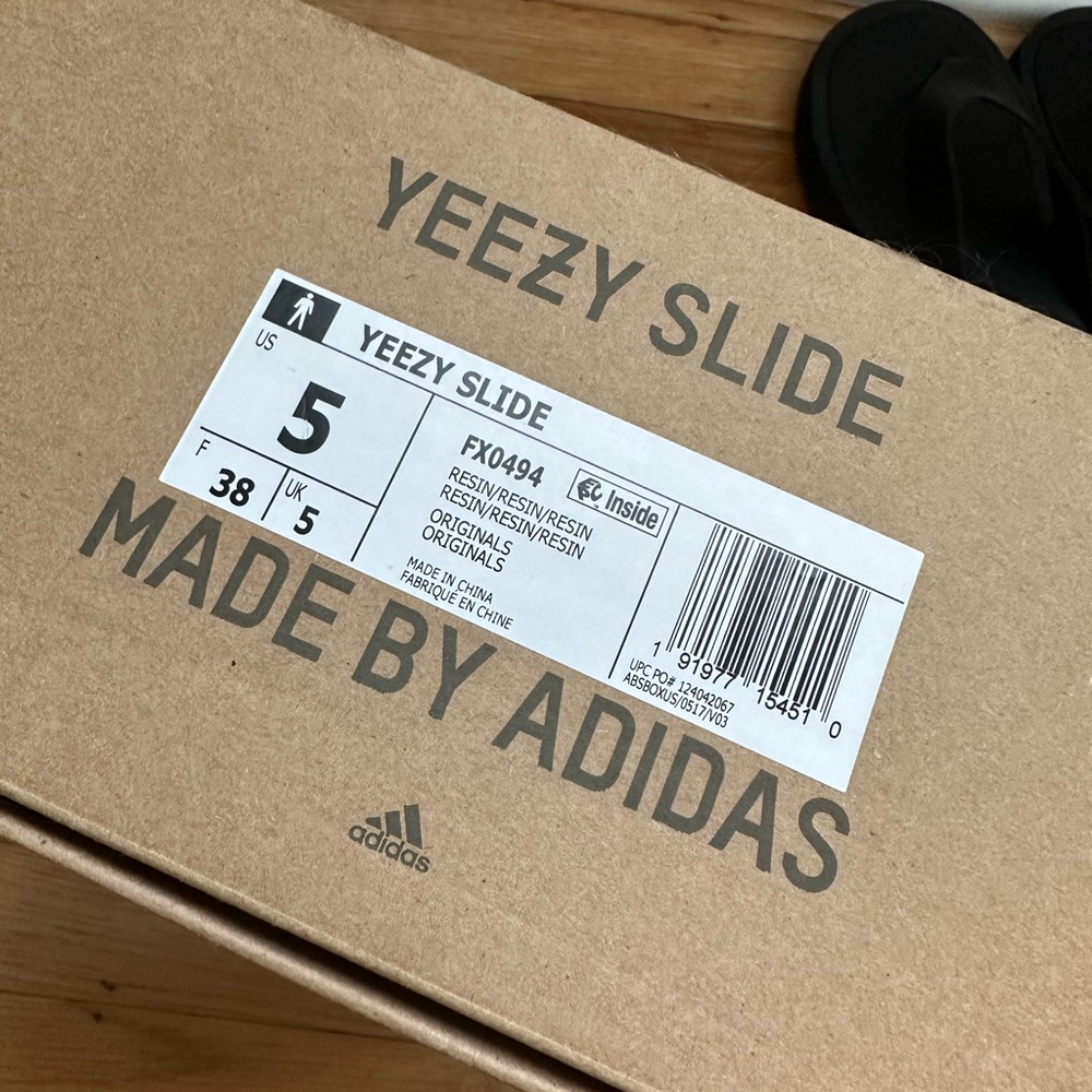 Brand new Yeezy slide resin - Picture 6 of 7